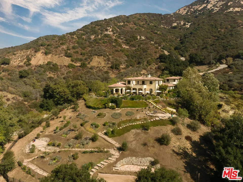 1101 Cold Canyon Road, Calabasas, California 91302 home-pic-53
