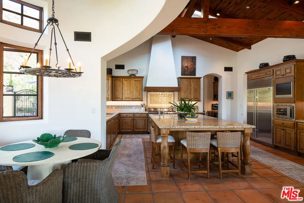 1101 Cold Canyon Road, Calabasas, California 91302 home-pic-12