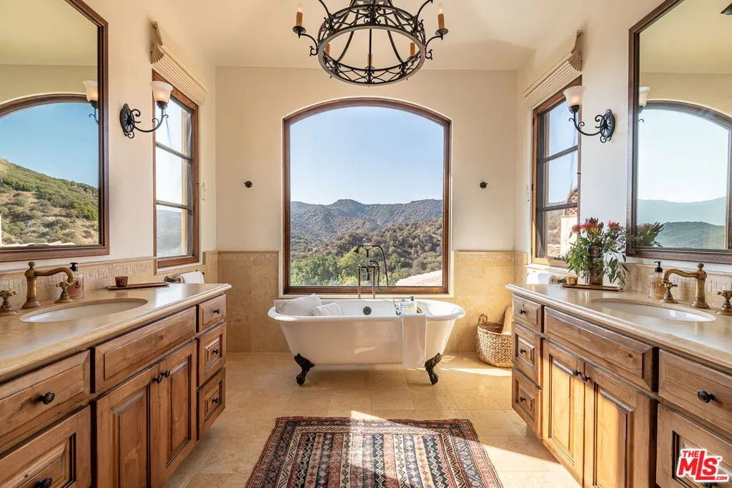 1101 Cold Canyon Road, Calabasas, California 91302 home-pic-25