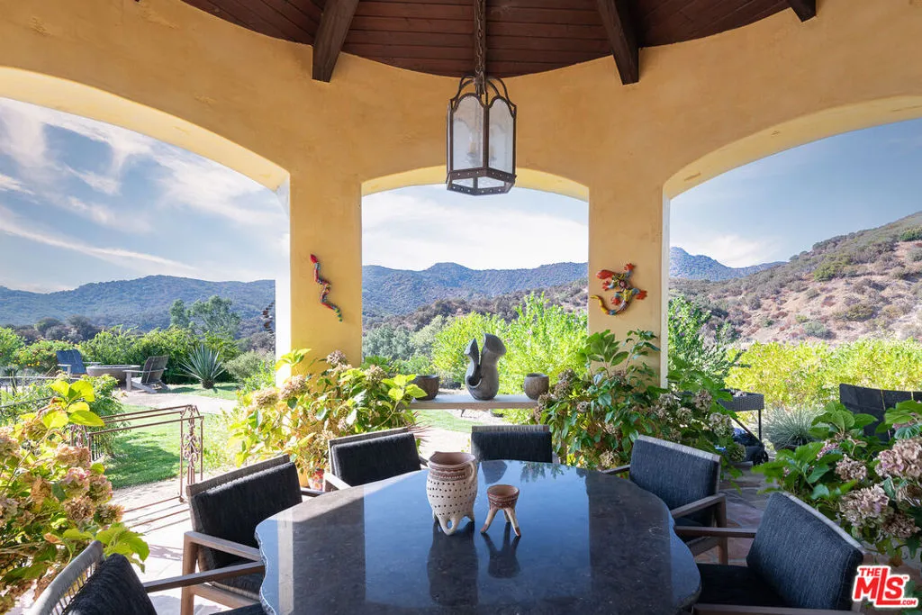 1101 Cold Canyon Road, Calabasas, California 91302 home-pic-35