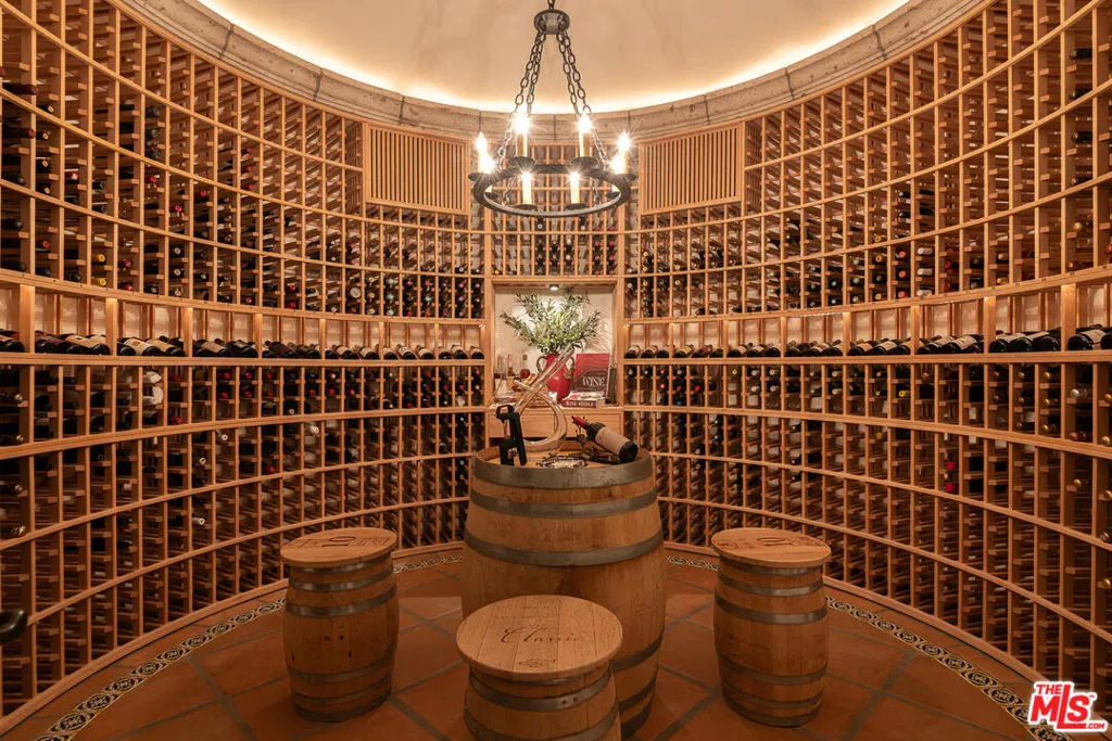 1101 Cold Canyon Road, Calabasas, California 91302 home-pic-18