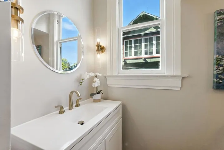 1247 Sherman Street, Alameda, California 94501