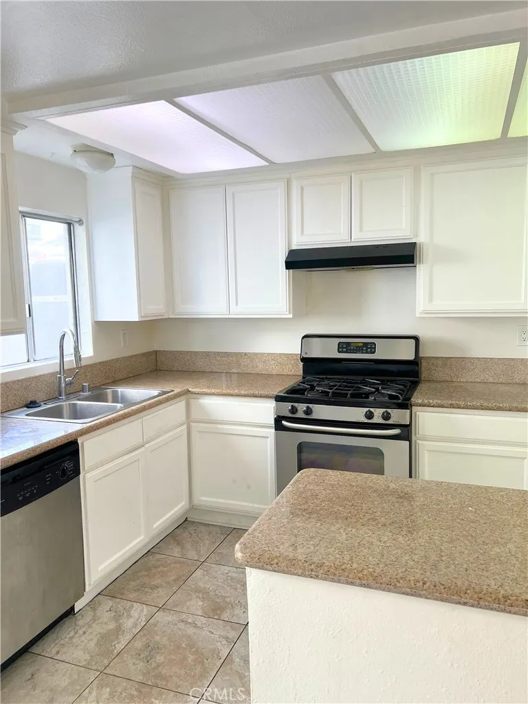 14345 Foothill 102, Sylmar, California 91342 home-pic-2