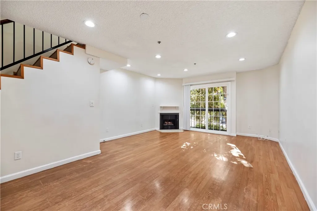 147 W Acacia Avenue Unit home-pic-19