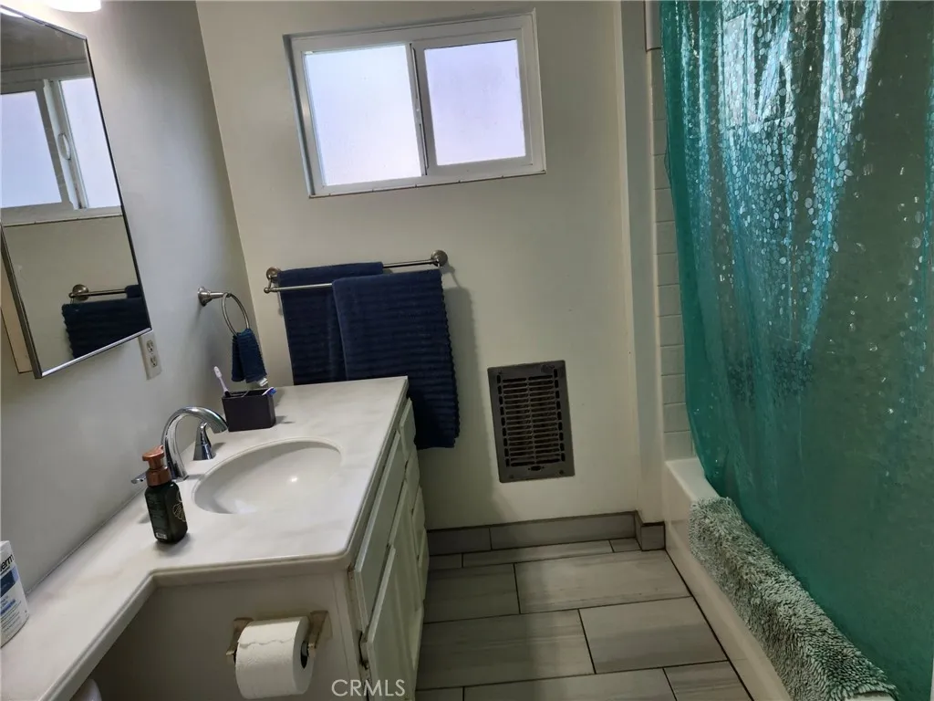 704 Danecroft Avenue, Glendora, California 91740 home-pic-17