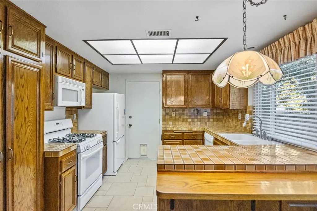 25522 Via Dona Christa, Valencia, California 91355 home-pic-14