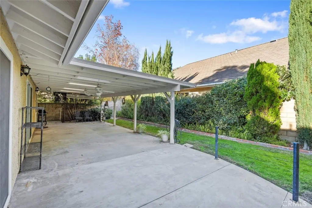 25522 Via Dona Christa, Valencia, California 91355 home-pic-32