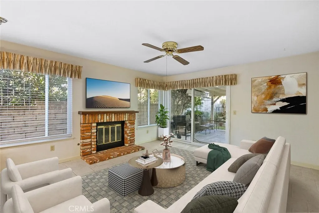 25522 Via Dona Christa, Valencia, California 91355 home-pic-11