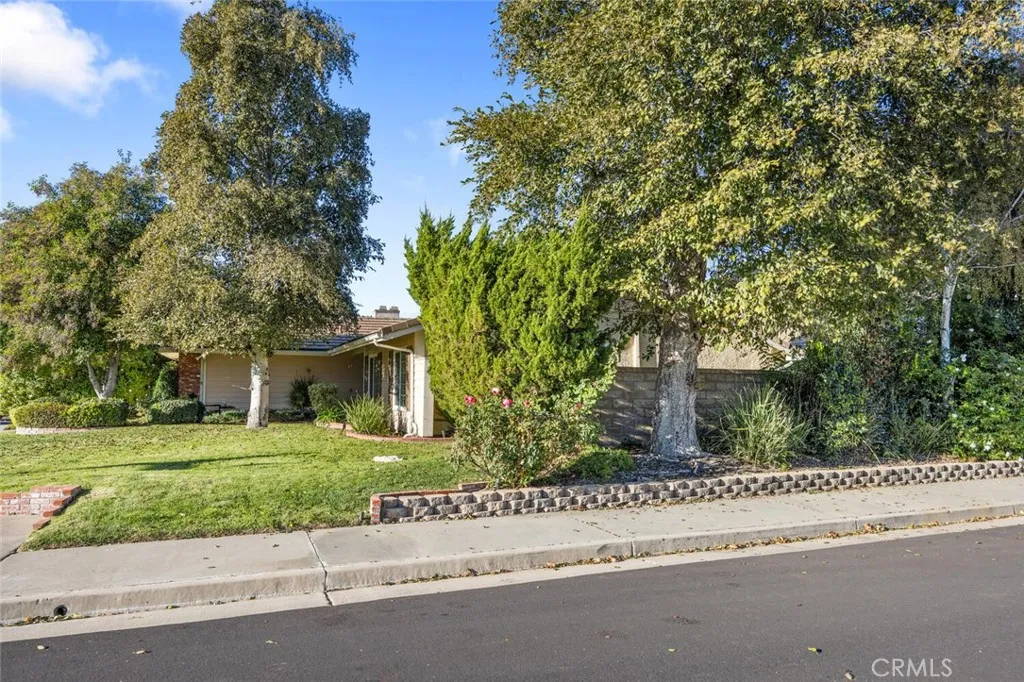 25522 Via Dona Christa, Valencia, California 91355 home-pic-33