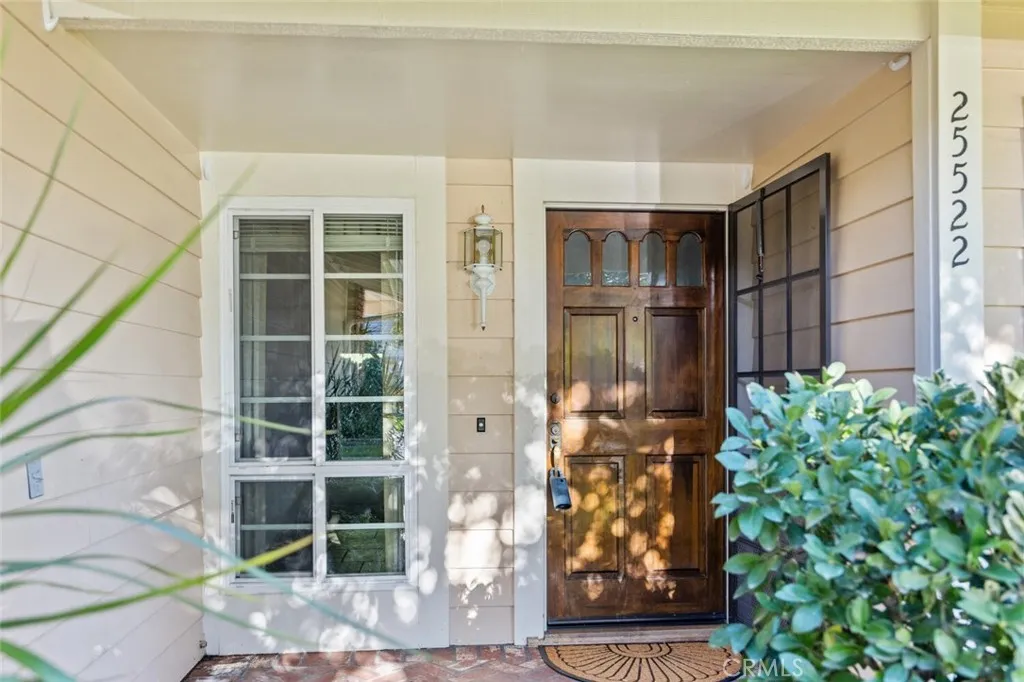 25522 Via Dona Christa, Valencia, California 91355 home-pic-1