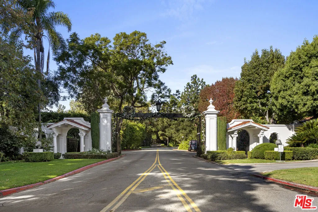 501 St Cloud Road, Los Angeles, California 90077 home-pic-14