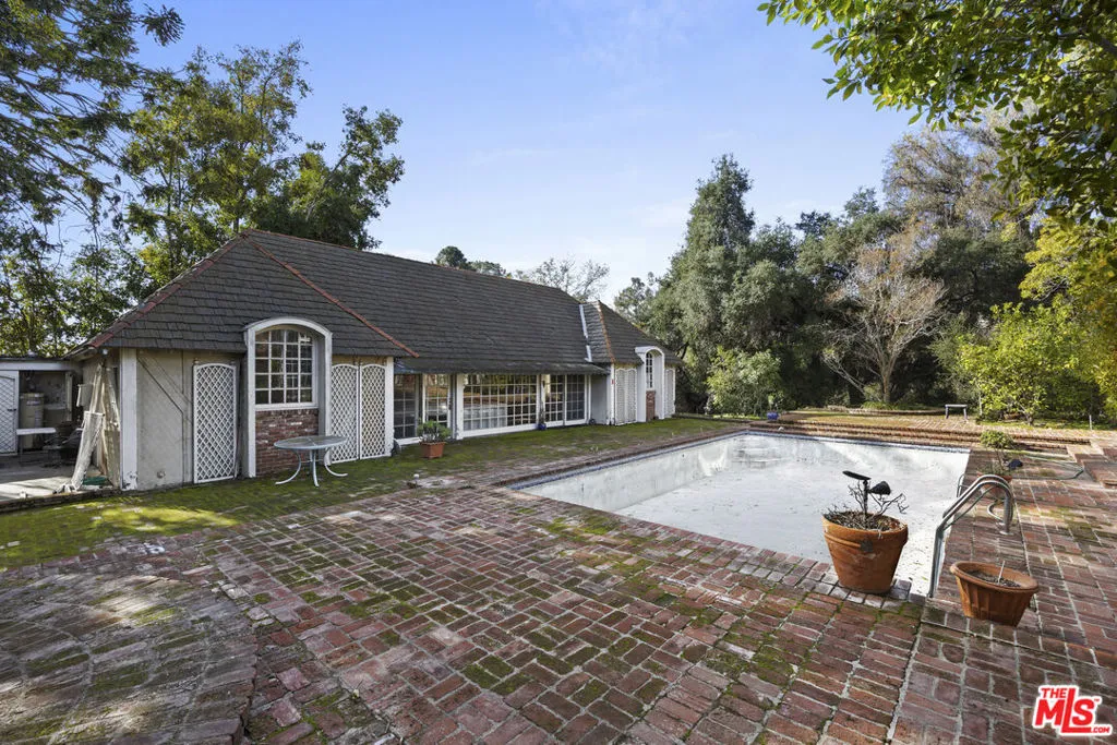 501 St Cloud Road, Los Angeles, California 90077 home-pic-3