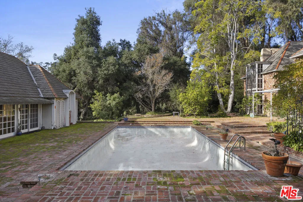 501 St Cloud Road, Los Angeles, California 90077 home-pic-8