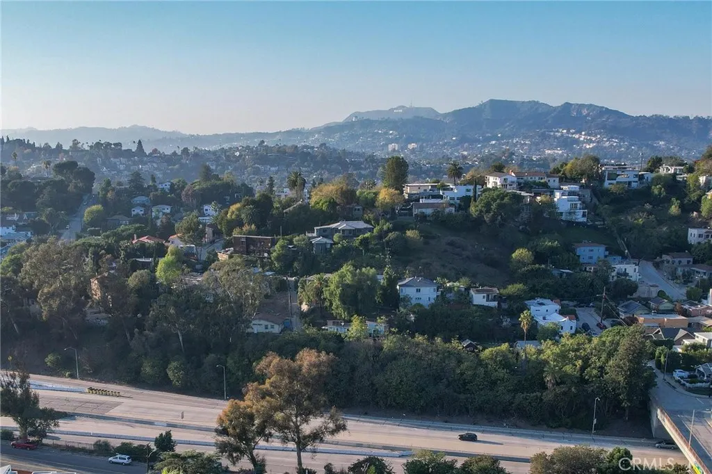 2125 Cove Avenue, Los Angeles, California 90039 home-pic-13