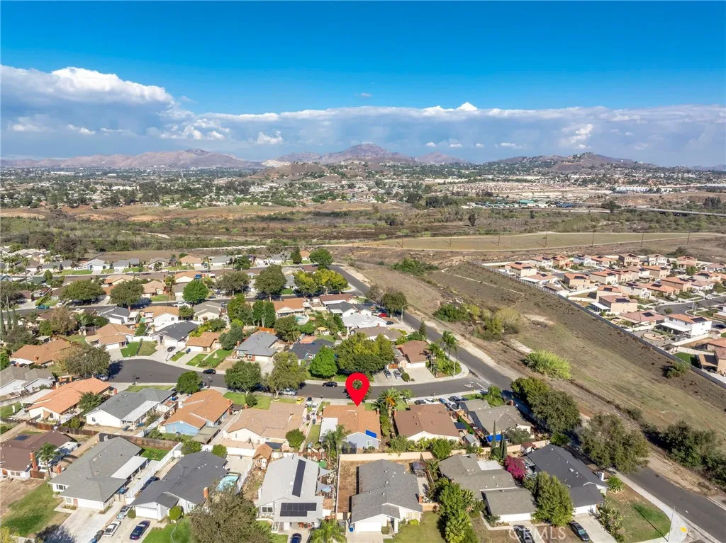 10022 Chula Vista Way, Riverside, California 92503 home-pic-35