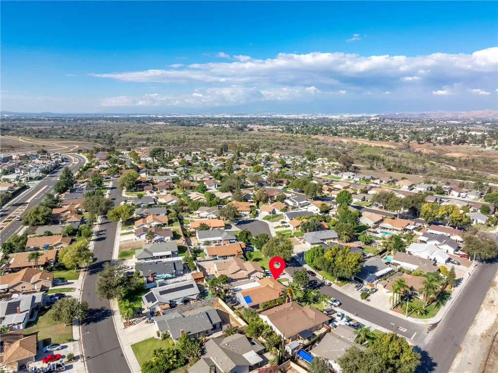 10022 Chula Vista Way, Riverside, California 92503 home-pic-33