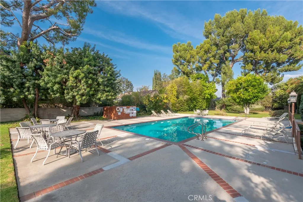 5115 Kester, Sherman Oaks, California 91403 home-pic-18