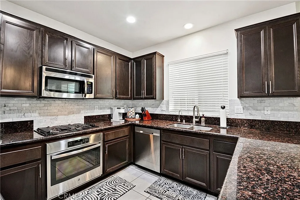 809 Dylan Drive, Upland, California 91784 home-pic-5