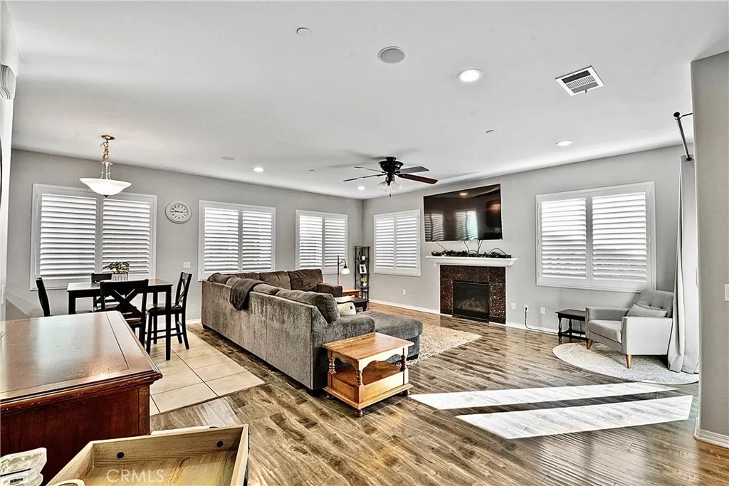 809 Dylan Drive, Upland, California 91784 home-pic-2