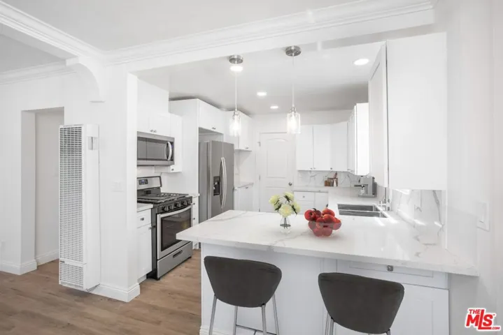 5402 Monroe Street, Los Angeles, California 90038