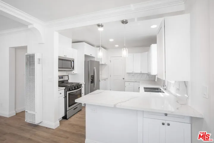 5402 Monroe Street, Los Angeles, California 90038