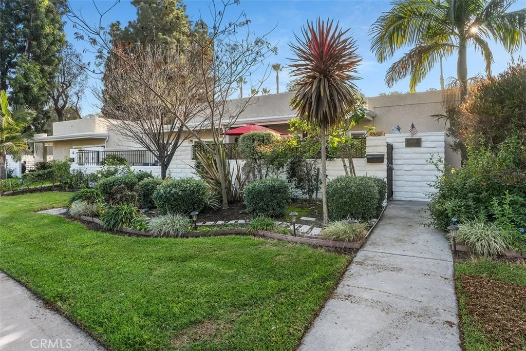 947 Avenida Carmel F, Laguna Woods, California 92637 home-pic-3