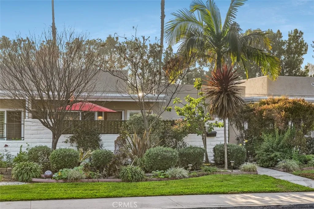 947 Avenida Carmel F, Laguna Woods, California 92637 home-pic-2