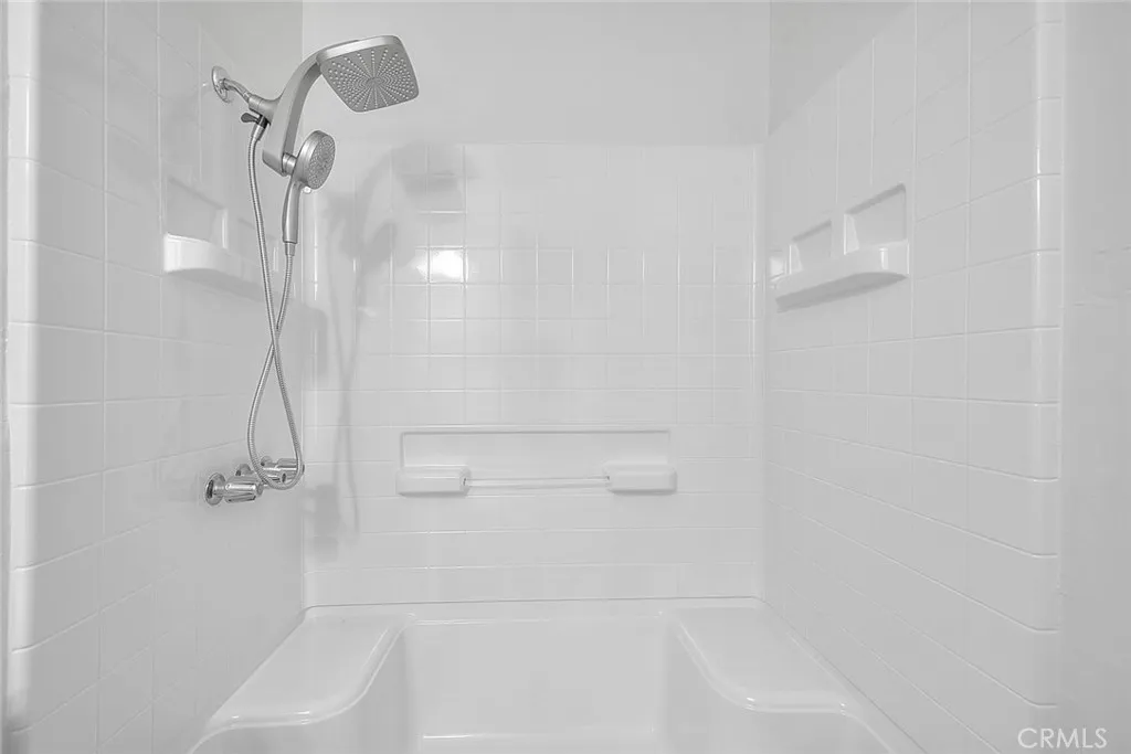 1435 1435 W Rosewood Ct, Ontario, California 91762 home-pic-24