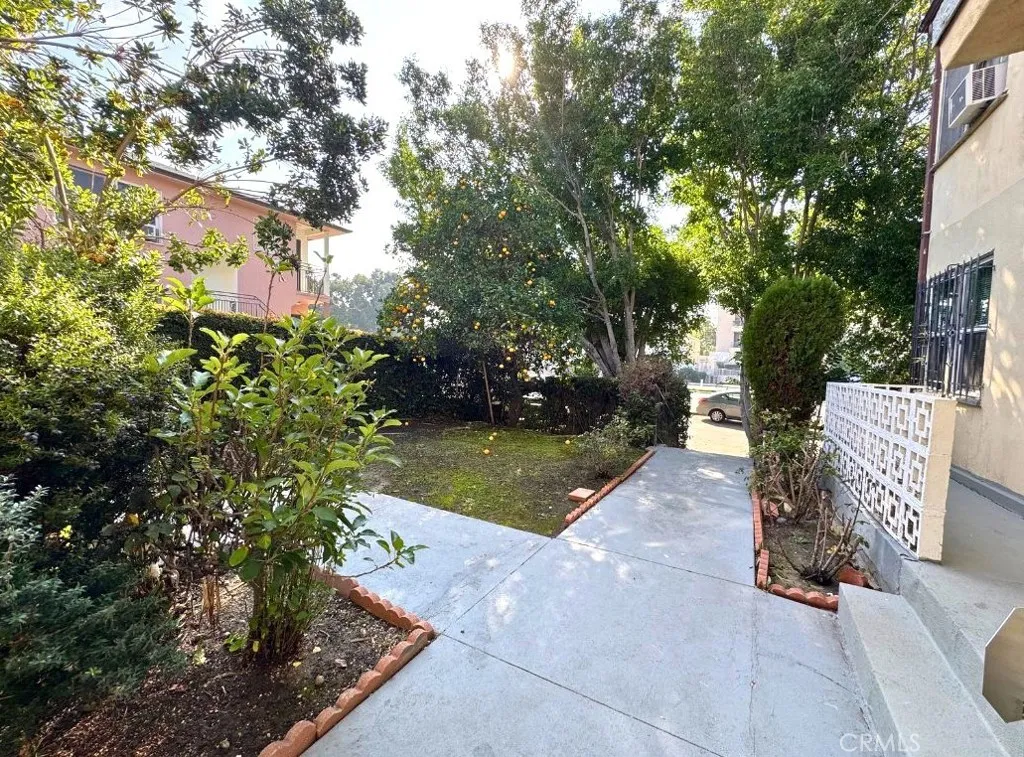 5767 W San Vicente Boulevard, Los Angeles, California 90019 home-pic-3