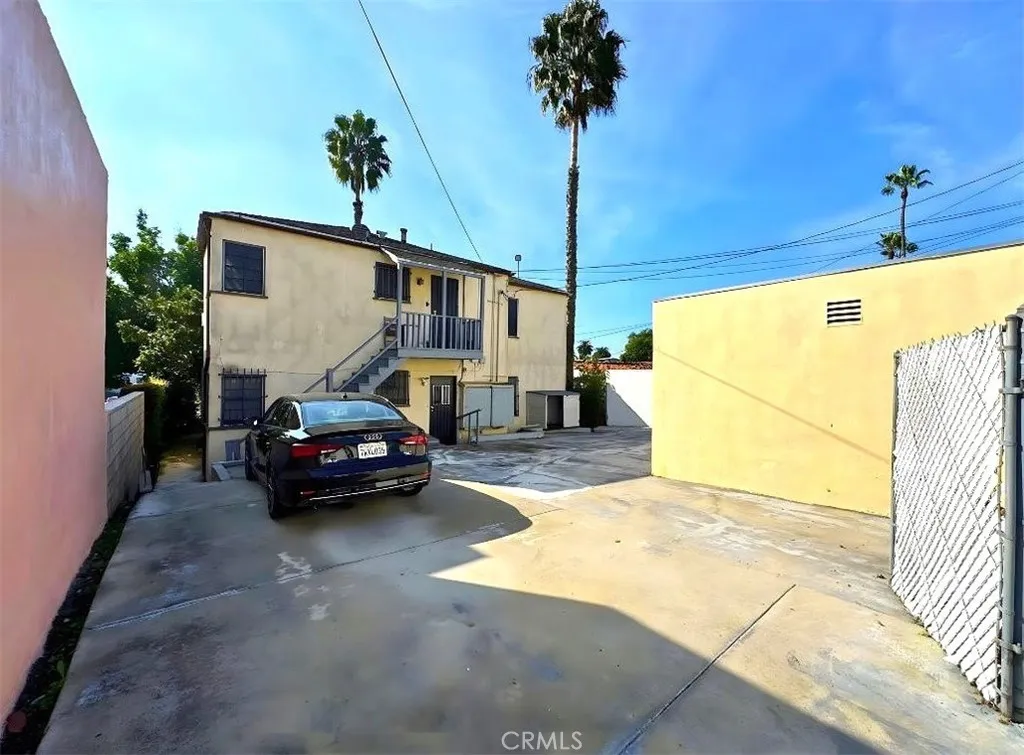 5767 W San Vicente Boulevard, Los Angeles, California 90019 home-pic-4