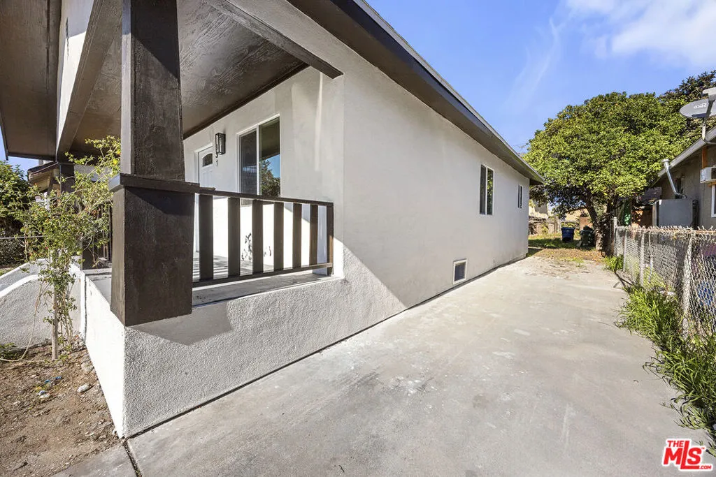 337 E 60th Street, Los Angeles, California 90003 home-pic-16