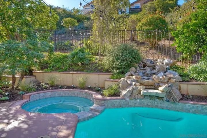 13660 Lindamere Ln, San Diego, California 92128