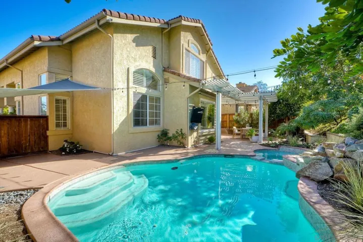 13660 Lindamere Ln, San Diego, California 92128