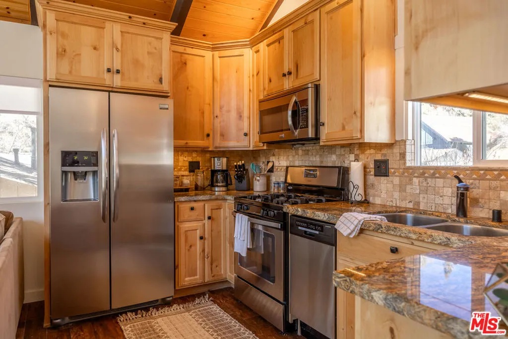 43343 Bow Canyon Road, Big Bear, California 92315 home-pic-5