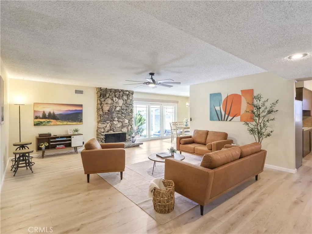 15354 Runnymede Street, Van Nuys, California 91406 home-pic-0