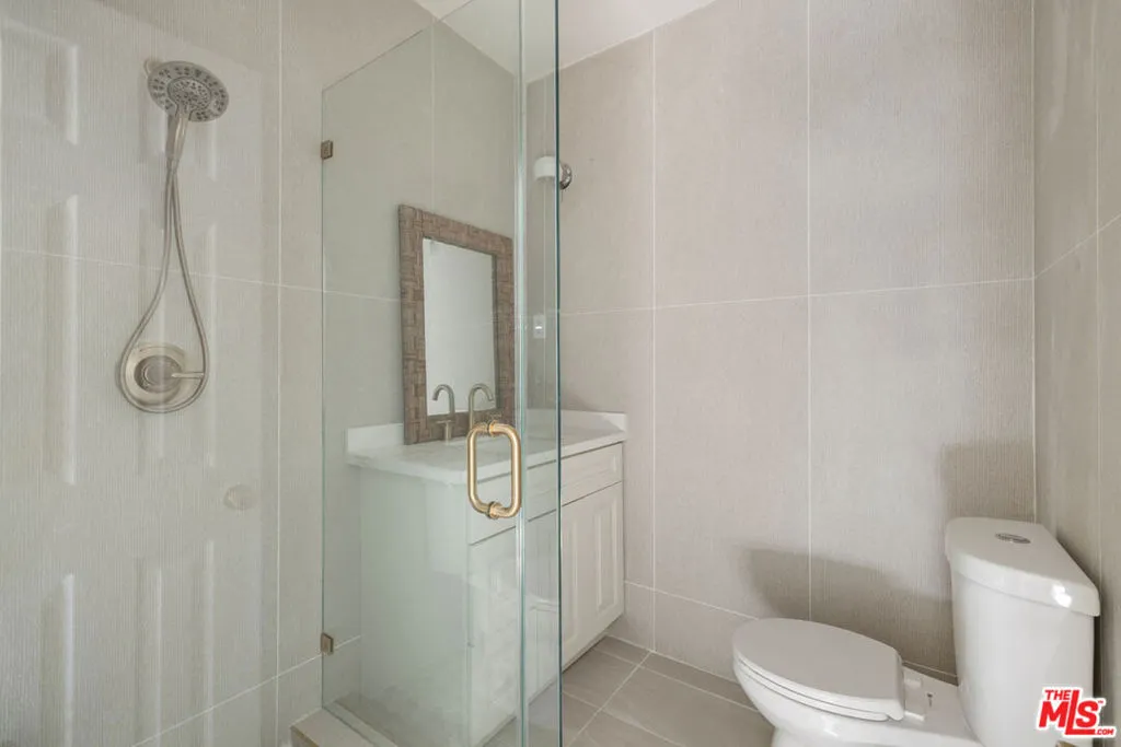 1222 N Virgil Avenue, Los Angeles, California 90029 home-pic-19