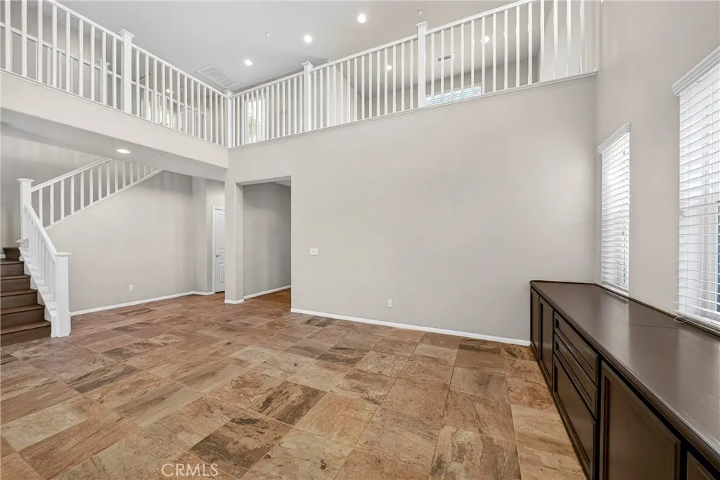 11775 Silver Birch Road, Corona, California 92883 home-pic-14