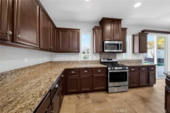 11775 Silver Birch Road, Corona, California 92883