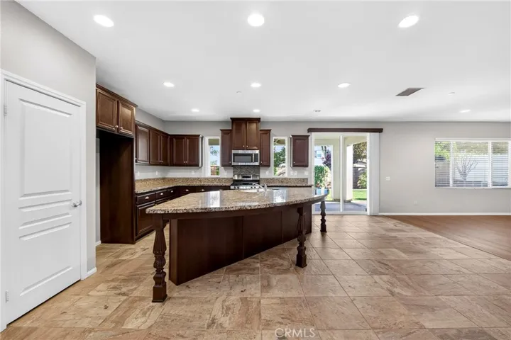 11775 Silver Birch Road, Corona, California 92883