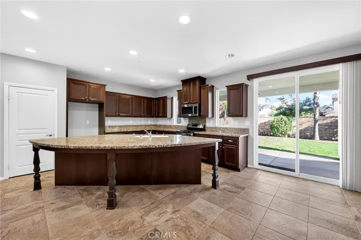 11775 Silver Birch Road, Corona, California 92883