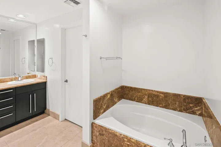 801 Ash St 702, San Diego, California 92101