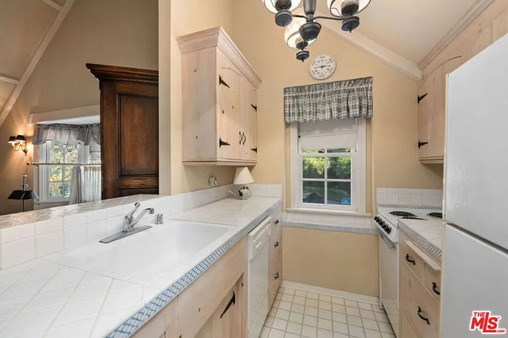 11324 Sunset Boulevard, Los Angeles, California 90049 home-pic-42