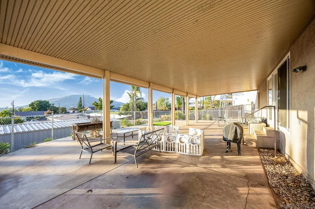7948 Shalamar Dr, El Cajon, California 92021 home-pic-17