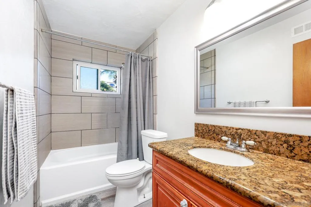 7948 Shalamar Dr, El Cajon, California 92021 home-pic-6