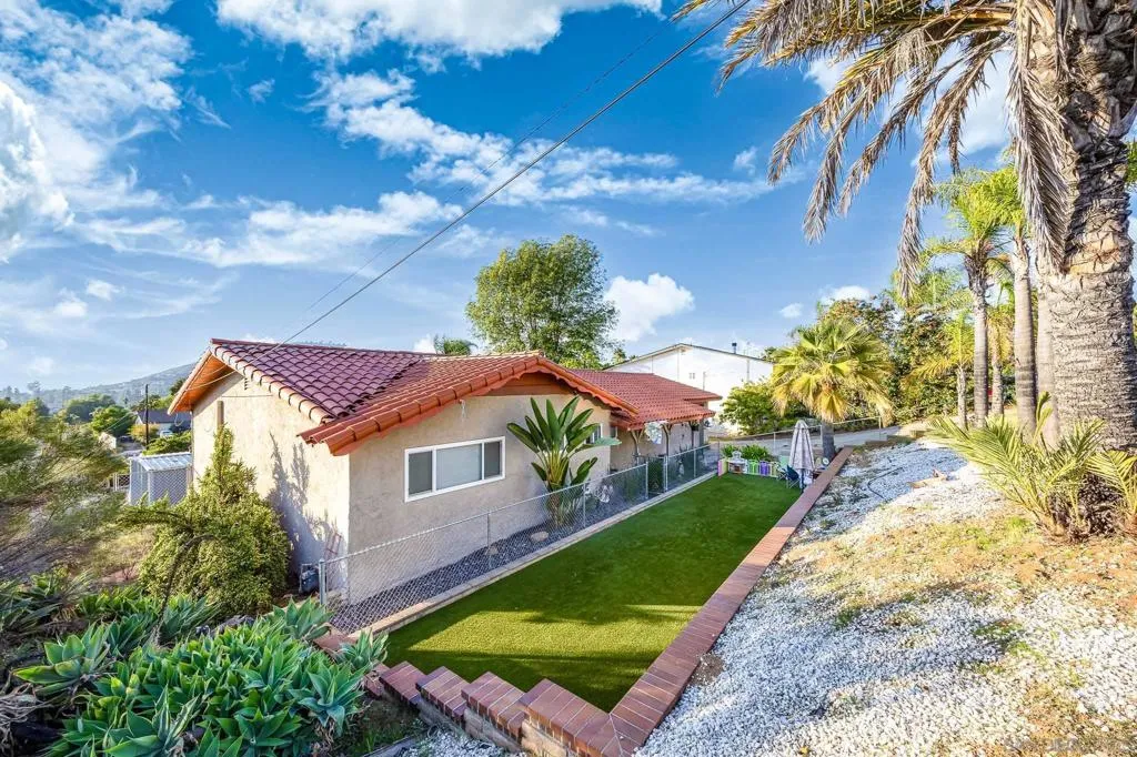 7948 Shalamar Dr, El Cajon, California 92021 home-pic-12