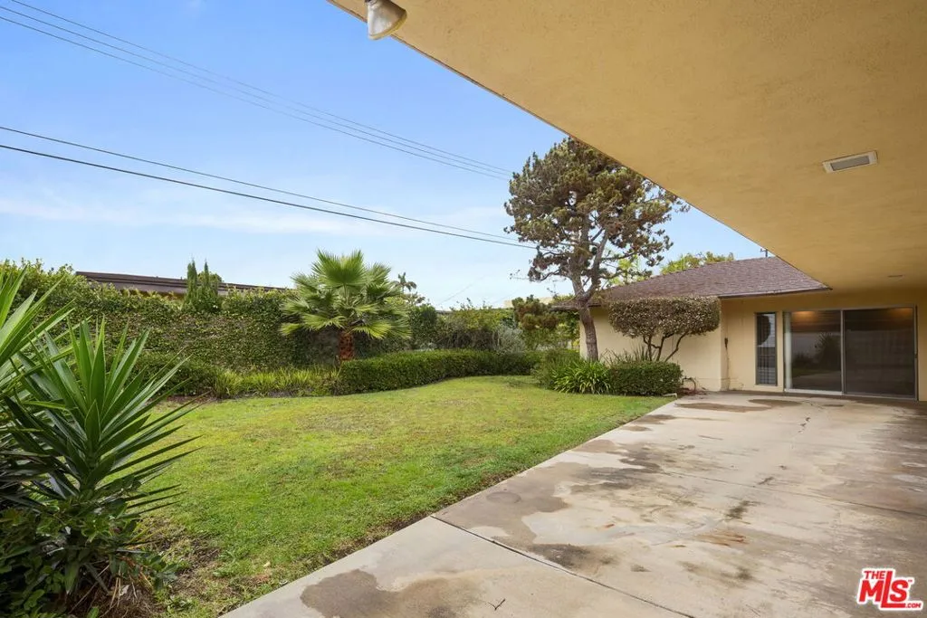 6619 S Bedford Avenue, Los Angeles, California 90056 home-pic-50