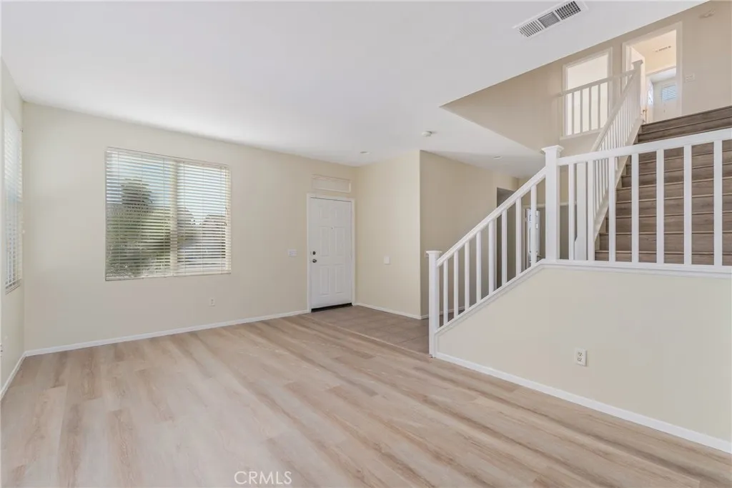 13226 Flint, Victorville, California 92392 home-pic-3