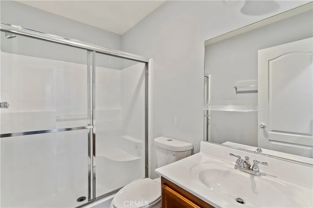 6825 Tahoe Way, Fontana, California 92336 home-pic-15