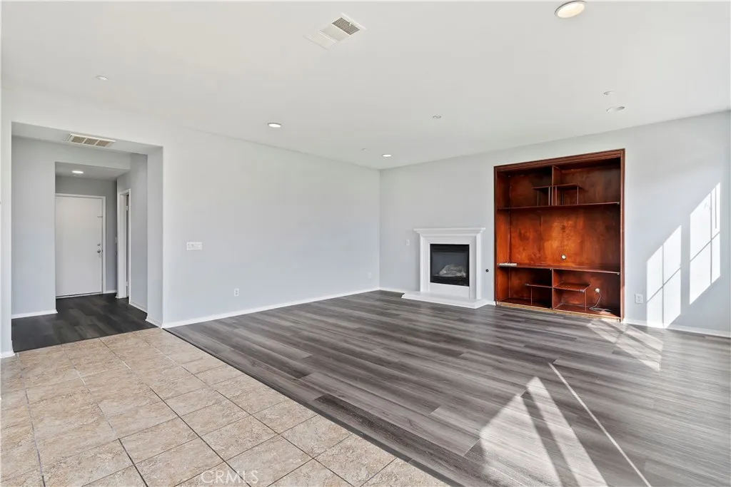 6825 Tahoe Way, Fontana, California 92336 home-pic-13