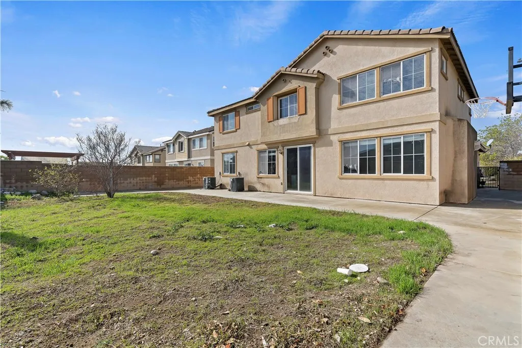 6825 Tahoe Way, Fontana, California 92336 home-pic-34